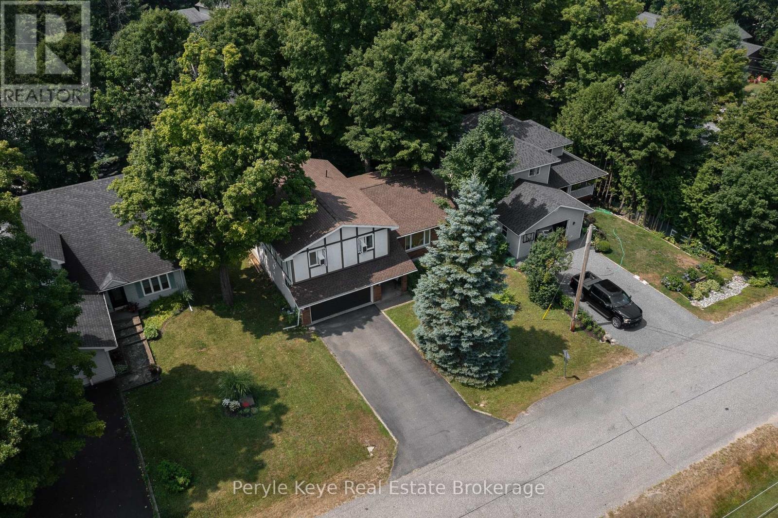 Photo 39 of 8 Shaw Crescent, Huntsville ON