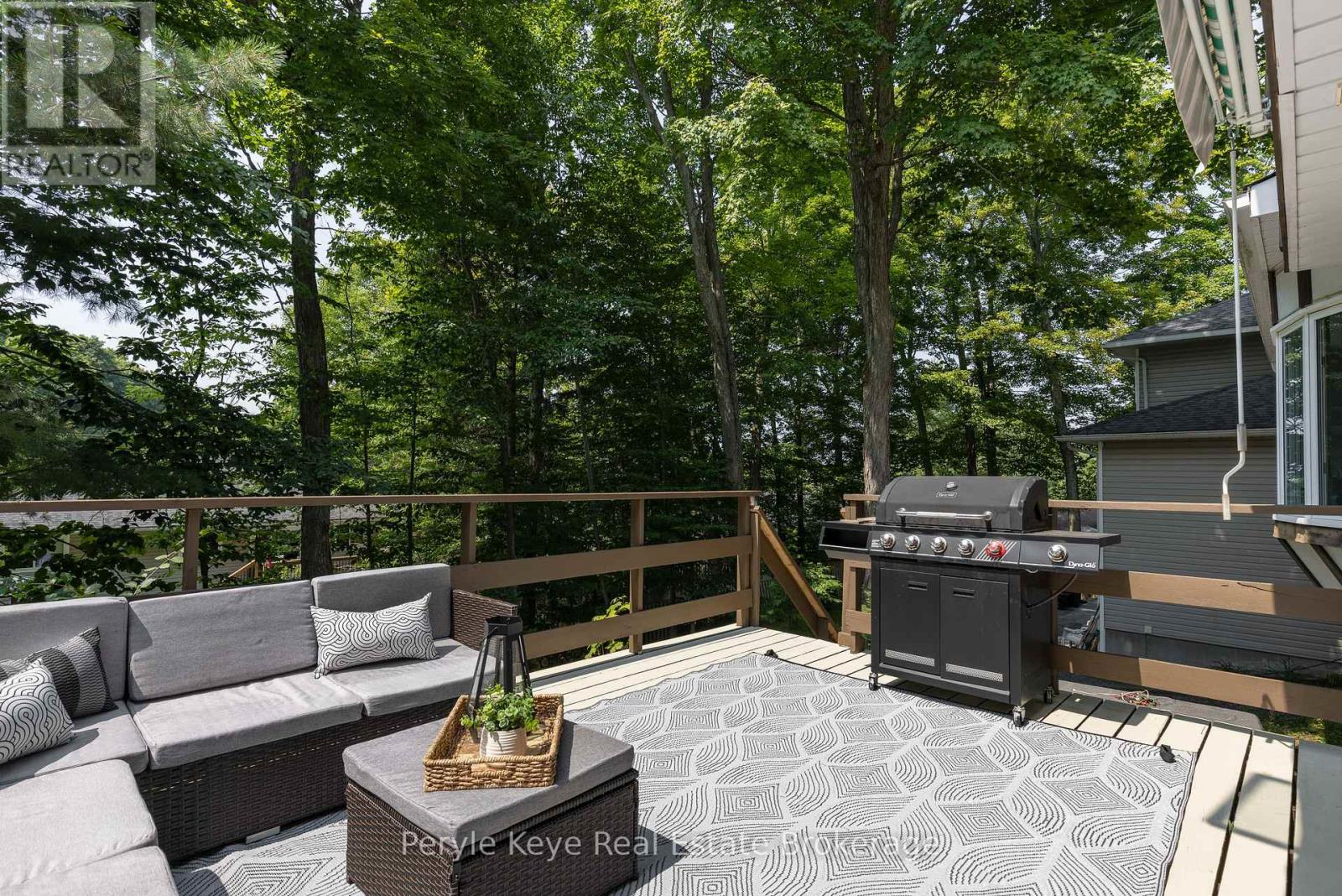 Photo 4 of 8 Shaw Crescent, Huntsville ON