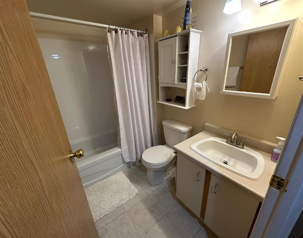 Photo 5 of 4111 120 Plaza Drive, Winnipeg MB