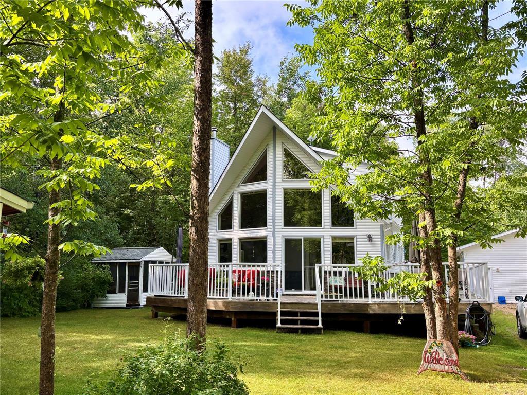 Photo 1 of 32 David Drive, Traverse Bay MB
