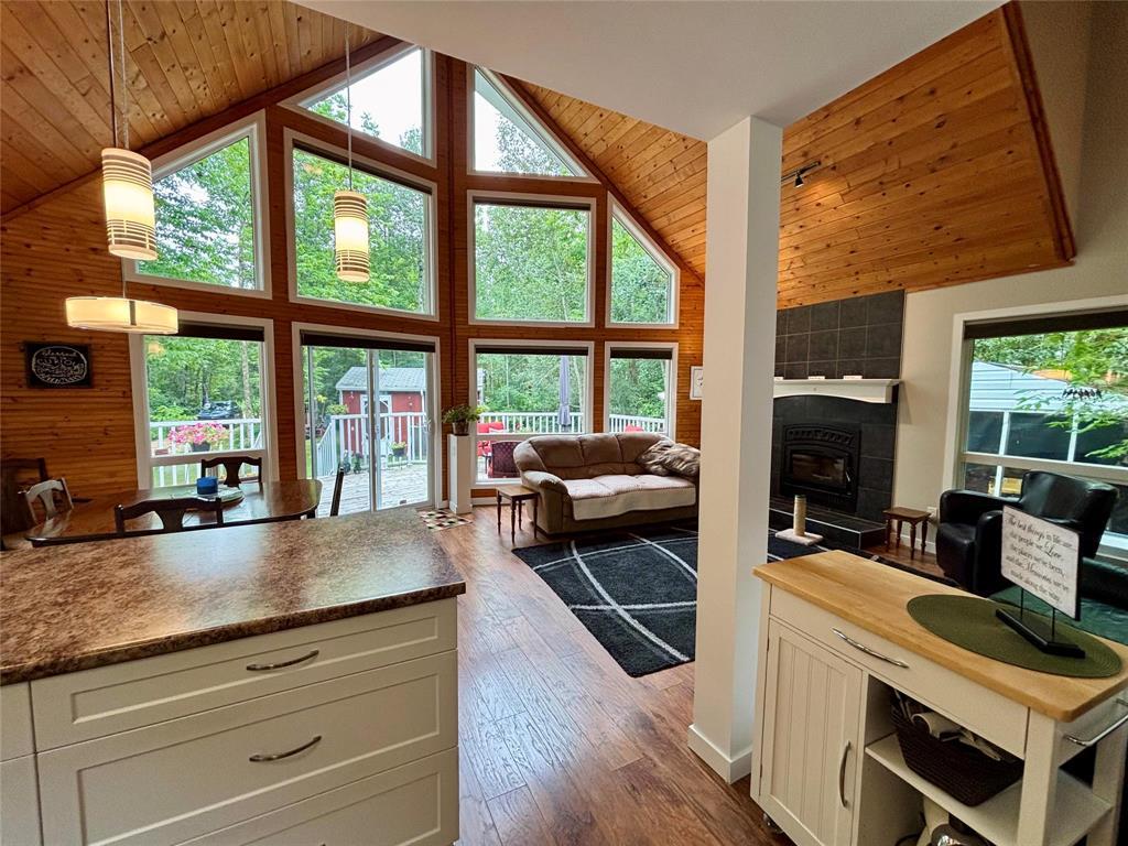 Photo 6 of 32 David Drive, Traverse Bay MB