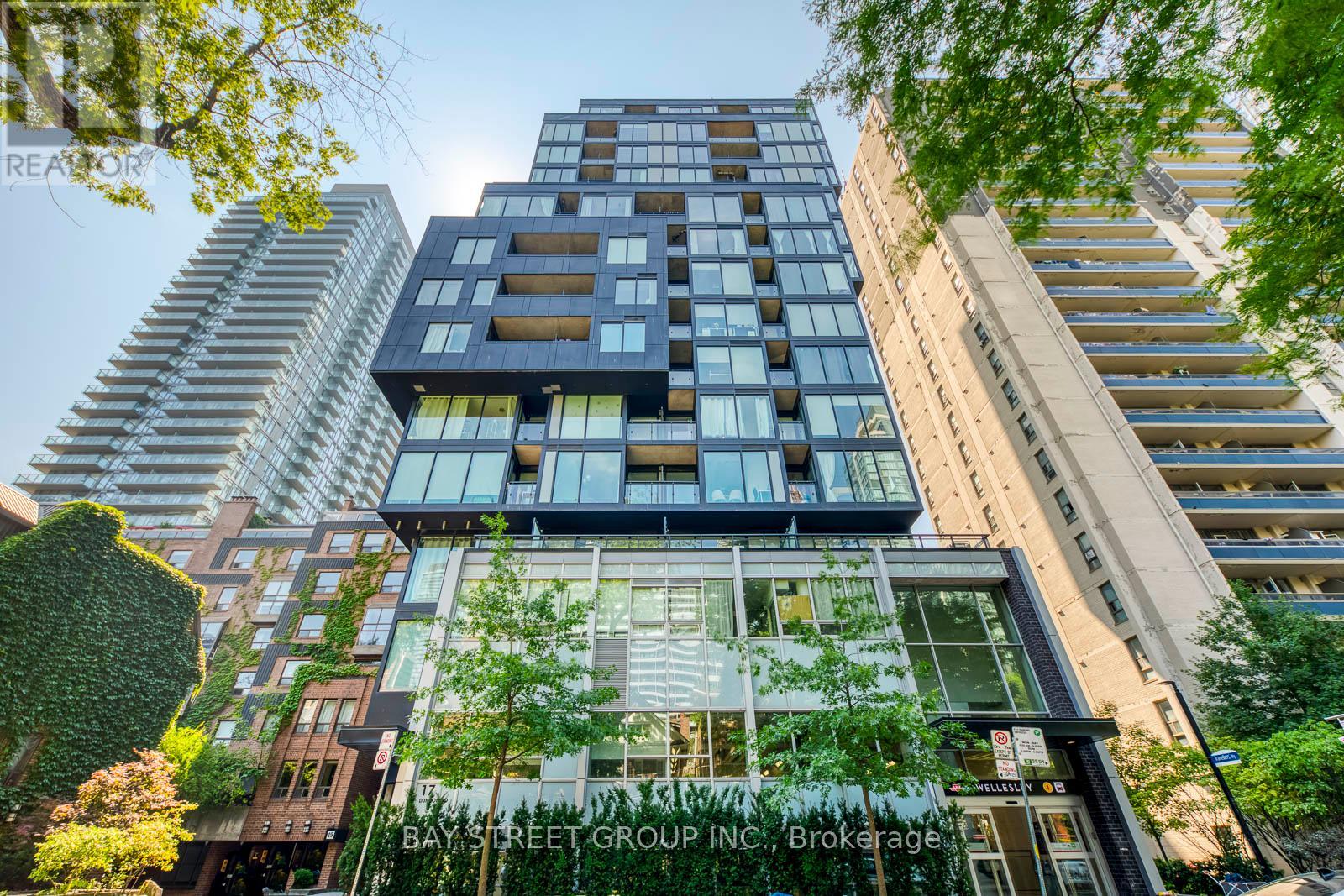 Photo 16 of 1601 17 Dundonald Street, Toronto ON