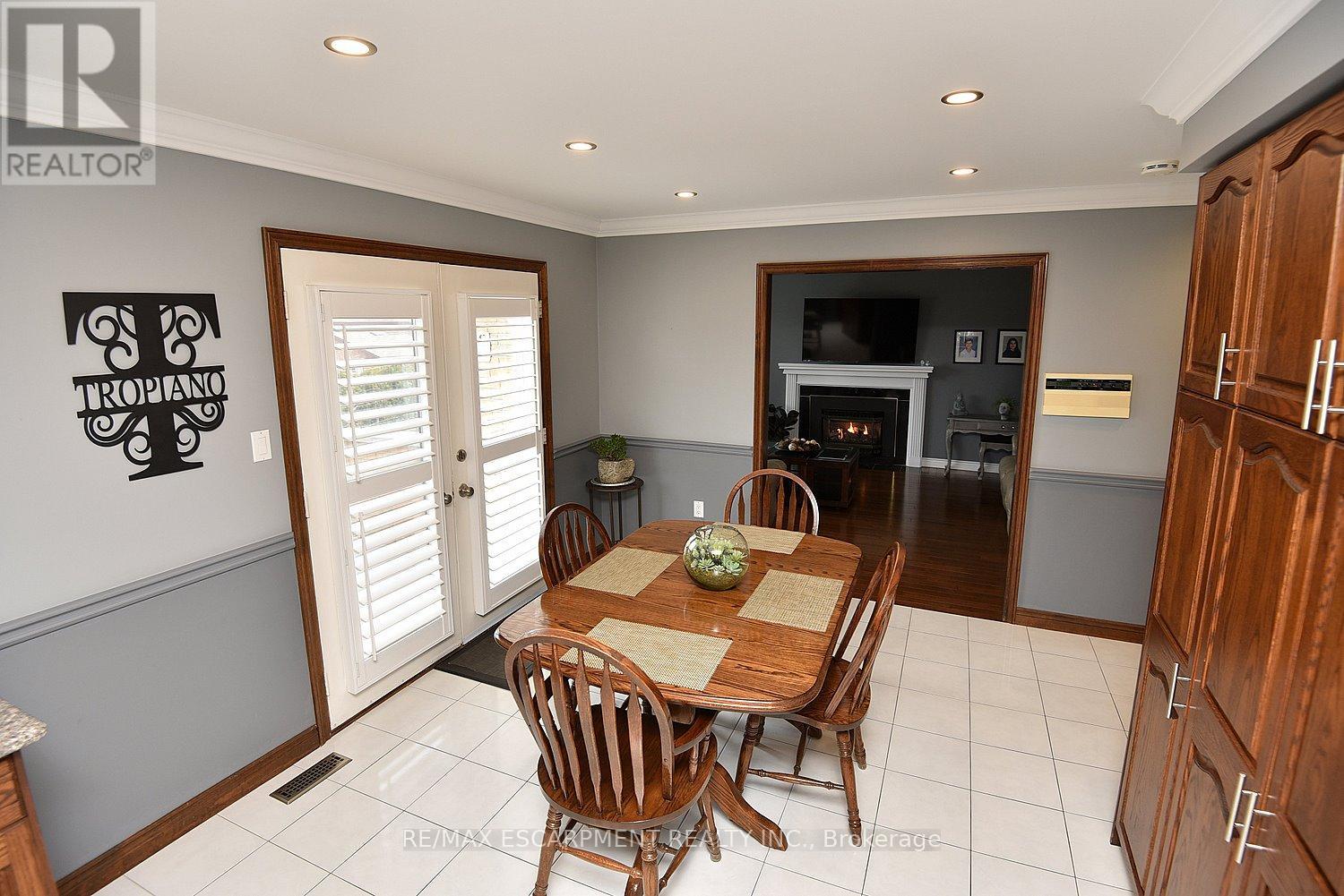 Photo 37 of 36 Tommar Place, Hamilton ON