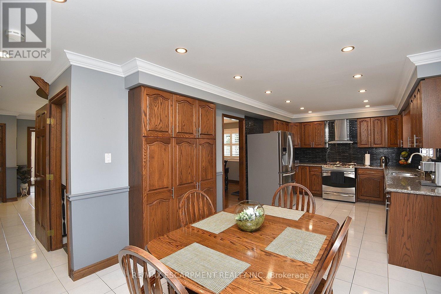 Photo 48 of 36 Tommar Place, Hamilton ON