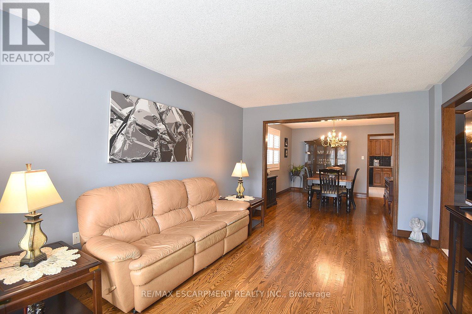 Photo 6 of 36 Tommar Place, Hamilton ON