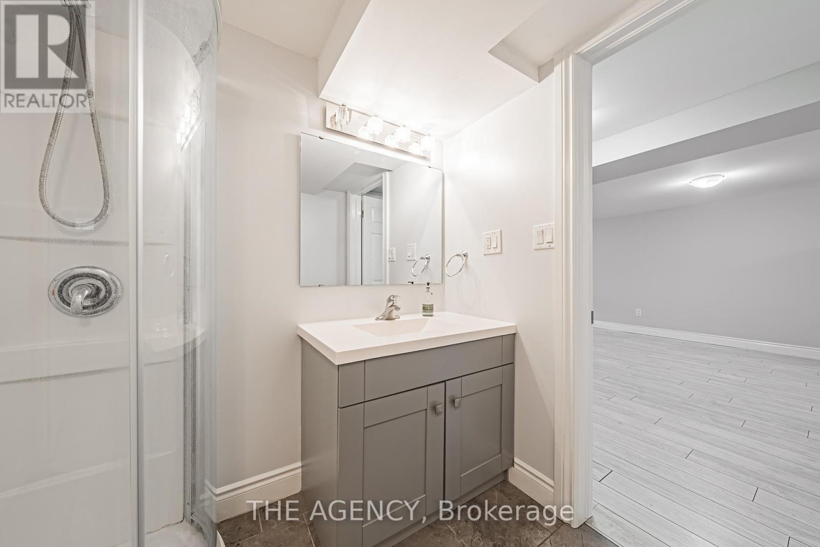 Photo 18 of 137 Pepperwood Crescent, Kitchener ON
