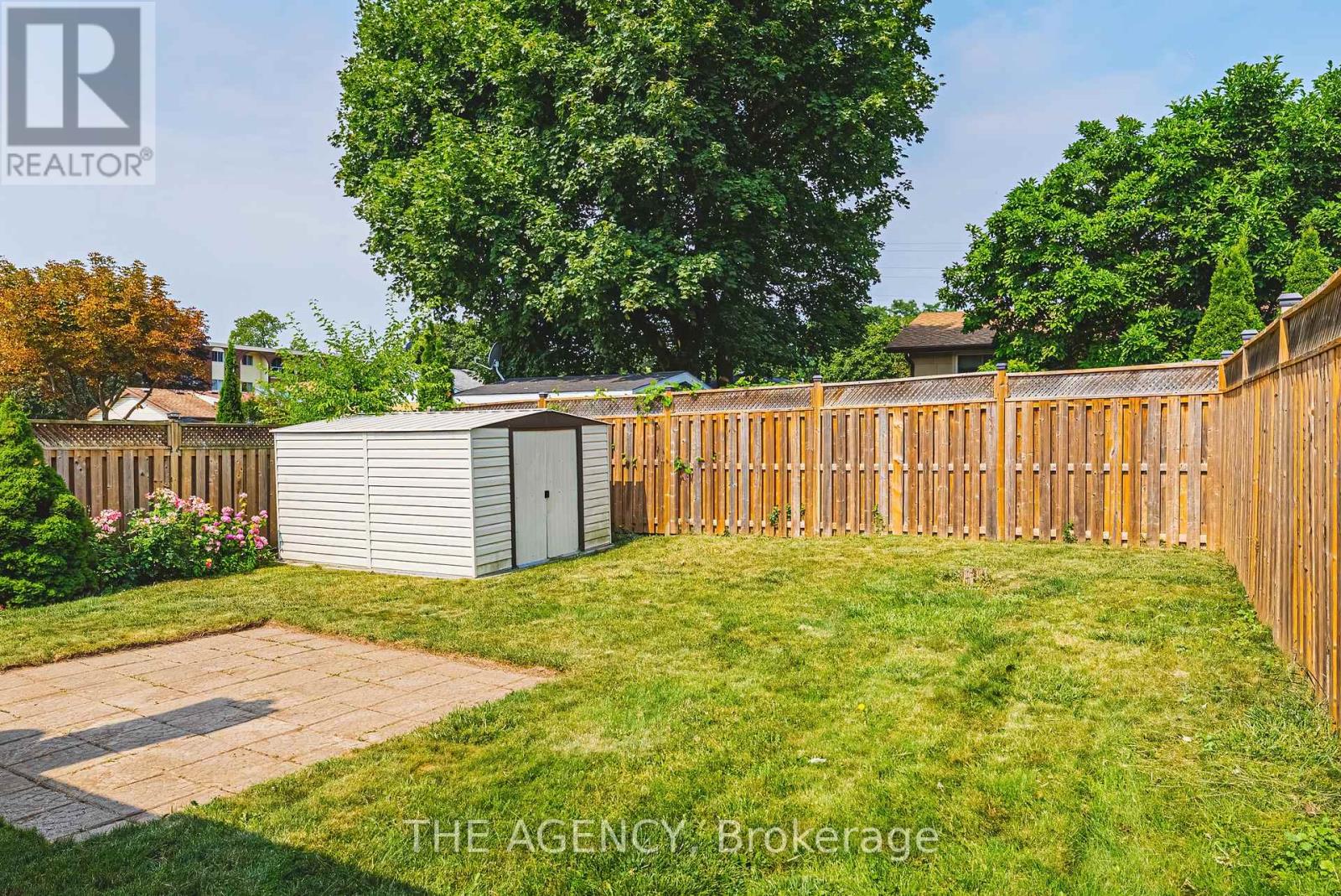 Photo 23 of 137 Pepperwood Crescent, Kitchener ON