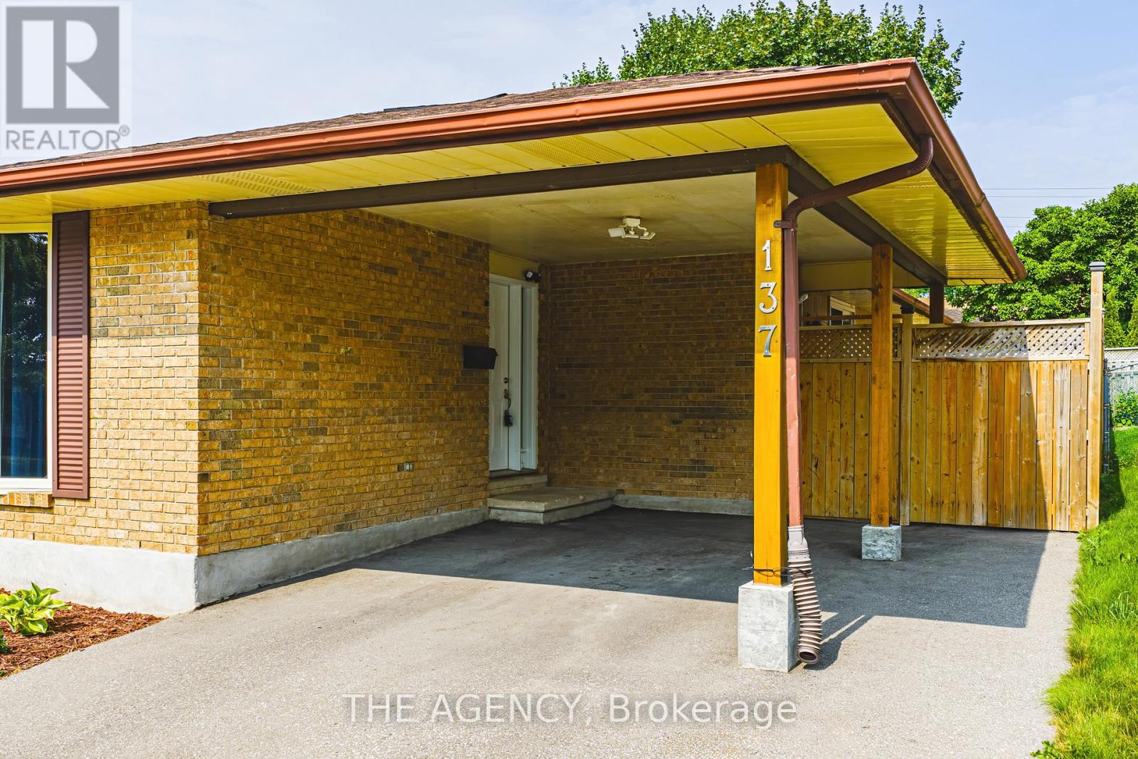 Photo 25 of 137 Pepperwood Crescent, Kitchener ON
