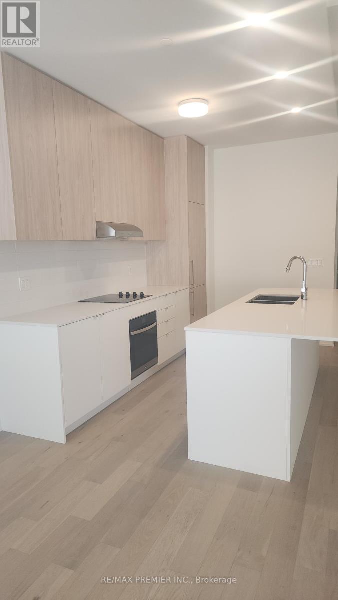 Photo 6 of 106 67 Saigon Drive S, Richmond Hill ON