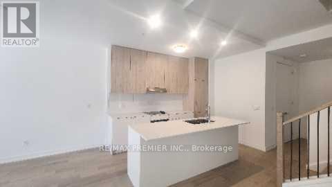 Photo 10 of 106 67 Saigon Drive S, Richmond Hill ON