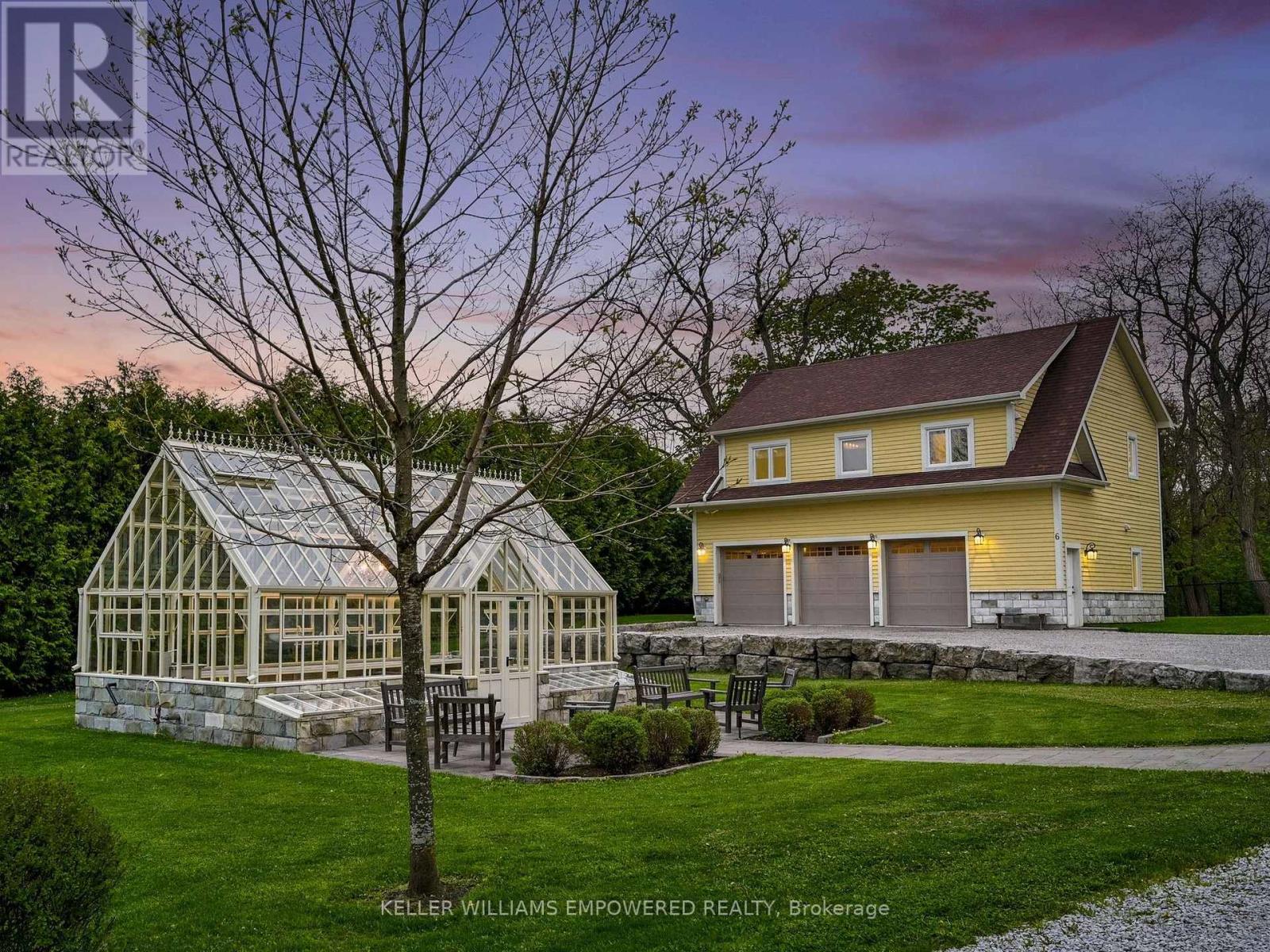 Photo 15 of 6 Macleod Estate Court, Richmond Hill ON