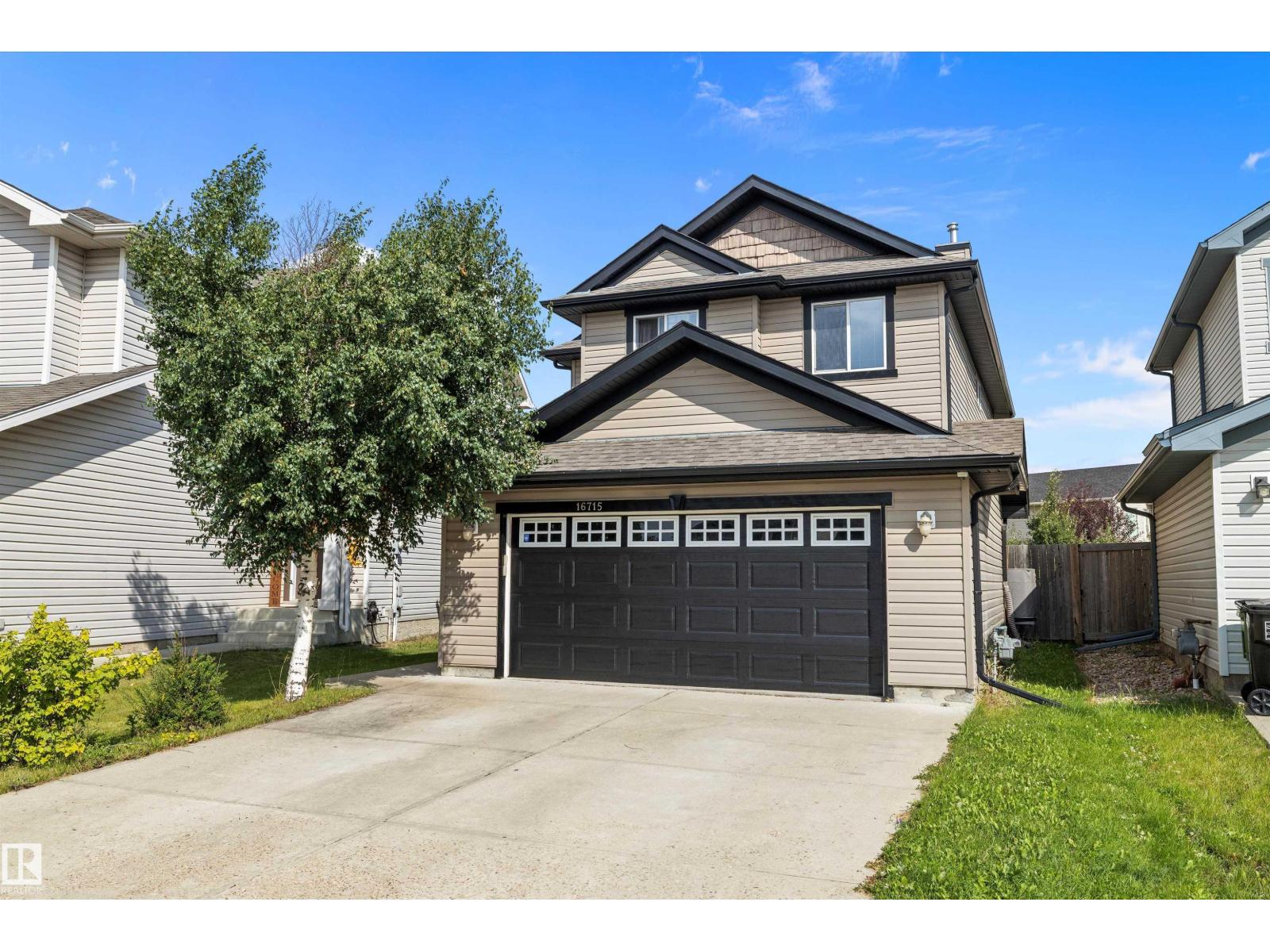 Photo 6 of 16715 114 St Nw, Edmonton AB
