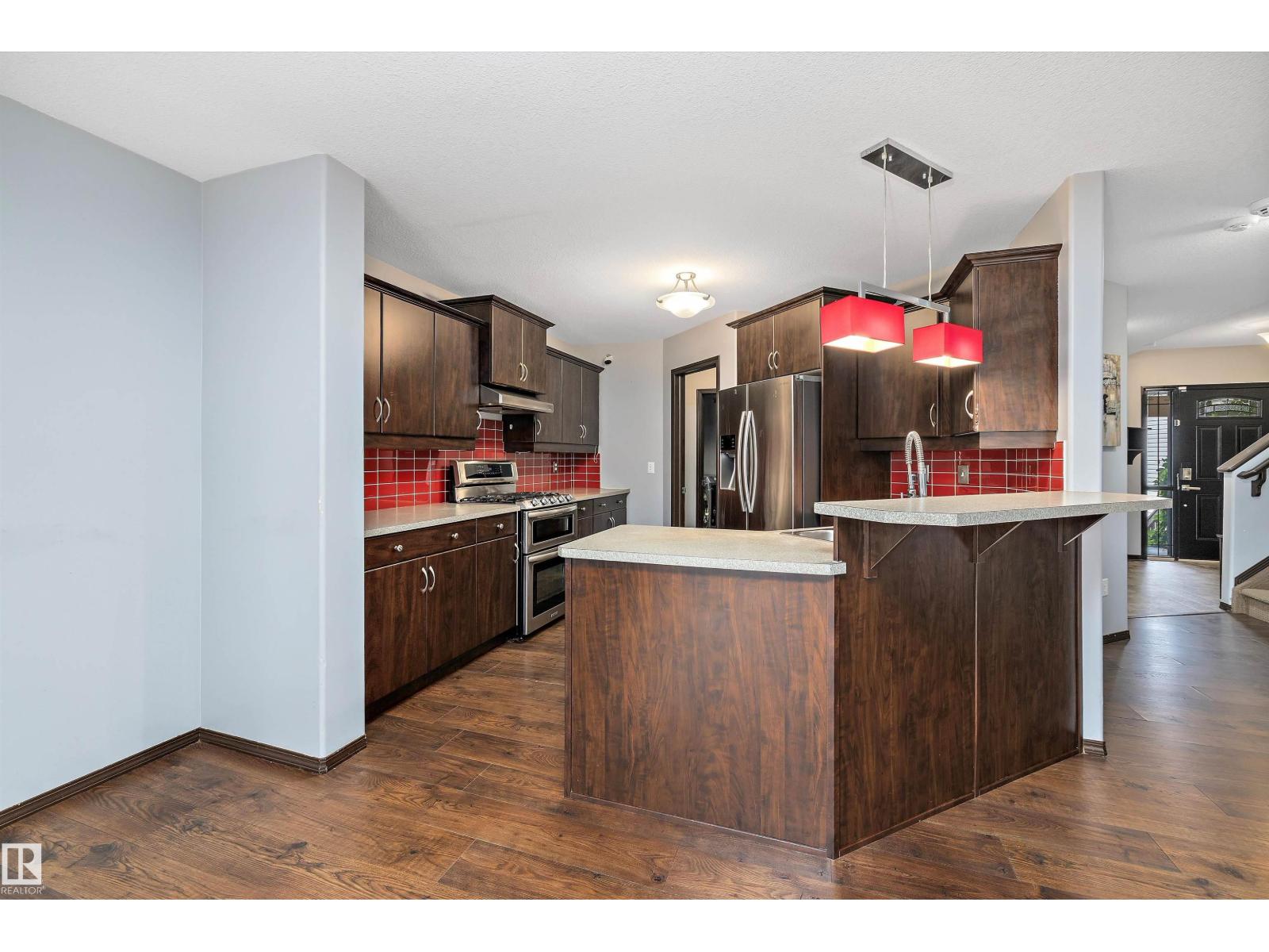 Photo 13 of 16715 114 St Nw, Edmonton AB