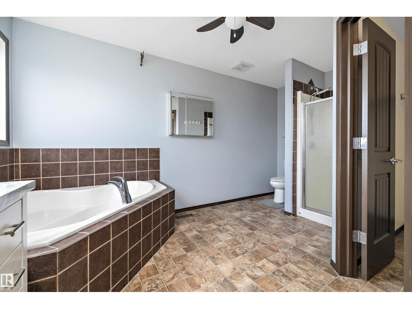 Photo 54 of 16715 114 St Nw, Edmonton AB