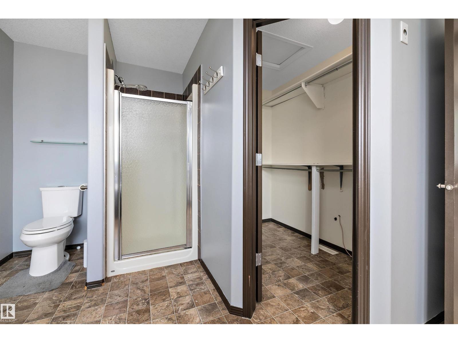 Photo 9 of 16715 114 St Nw, Edmonton AB