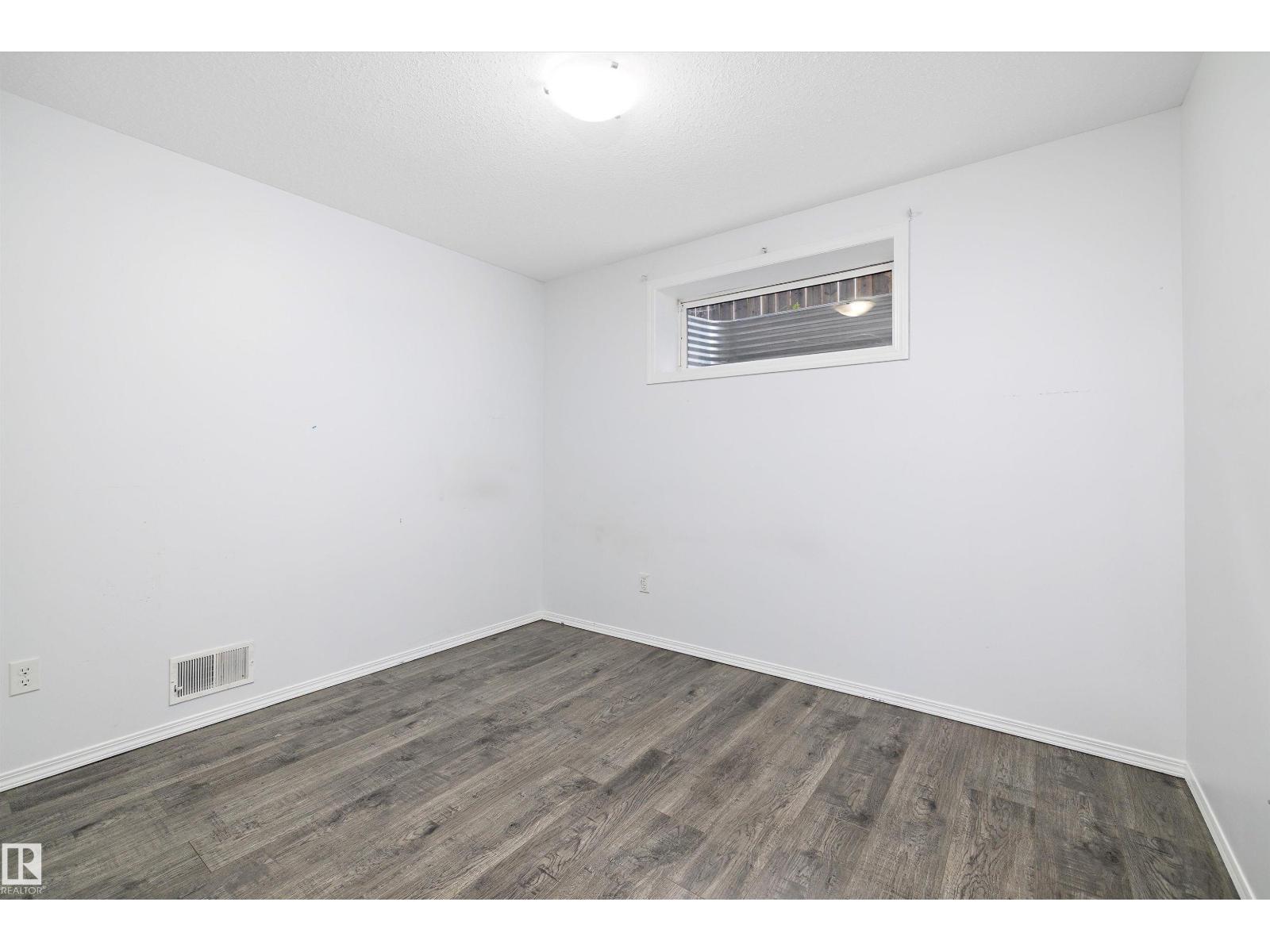 Photo 37 of 16715 114 St Nw, Edmonton AB