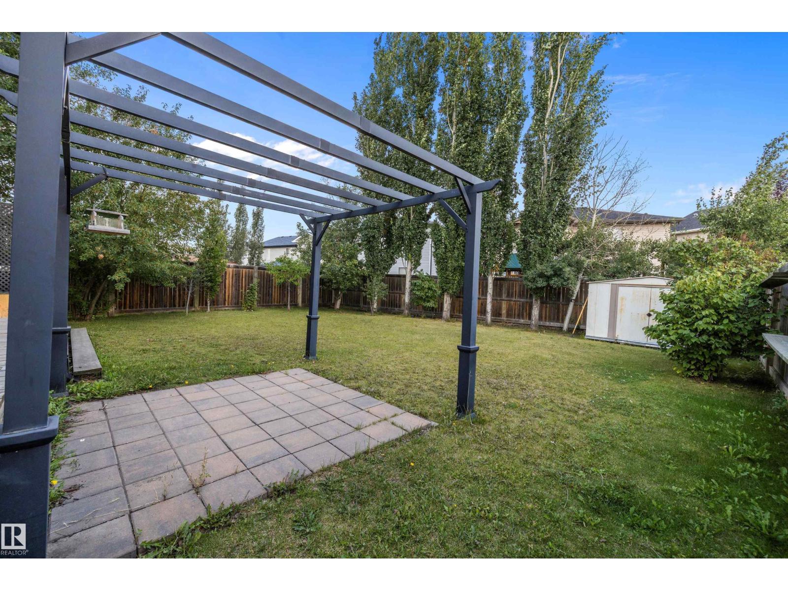 Photo 2 of 16715 114 St Nw, Edmonton AB