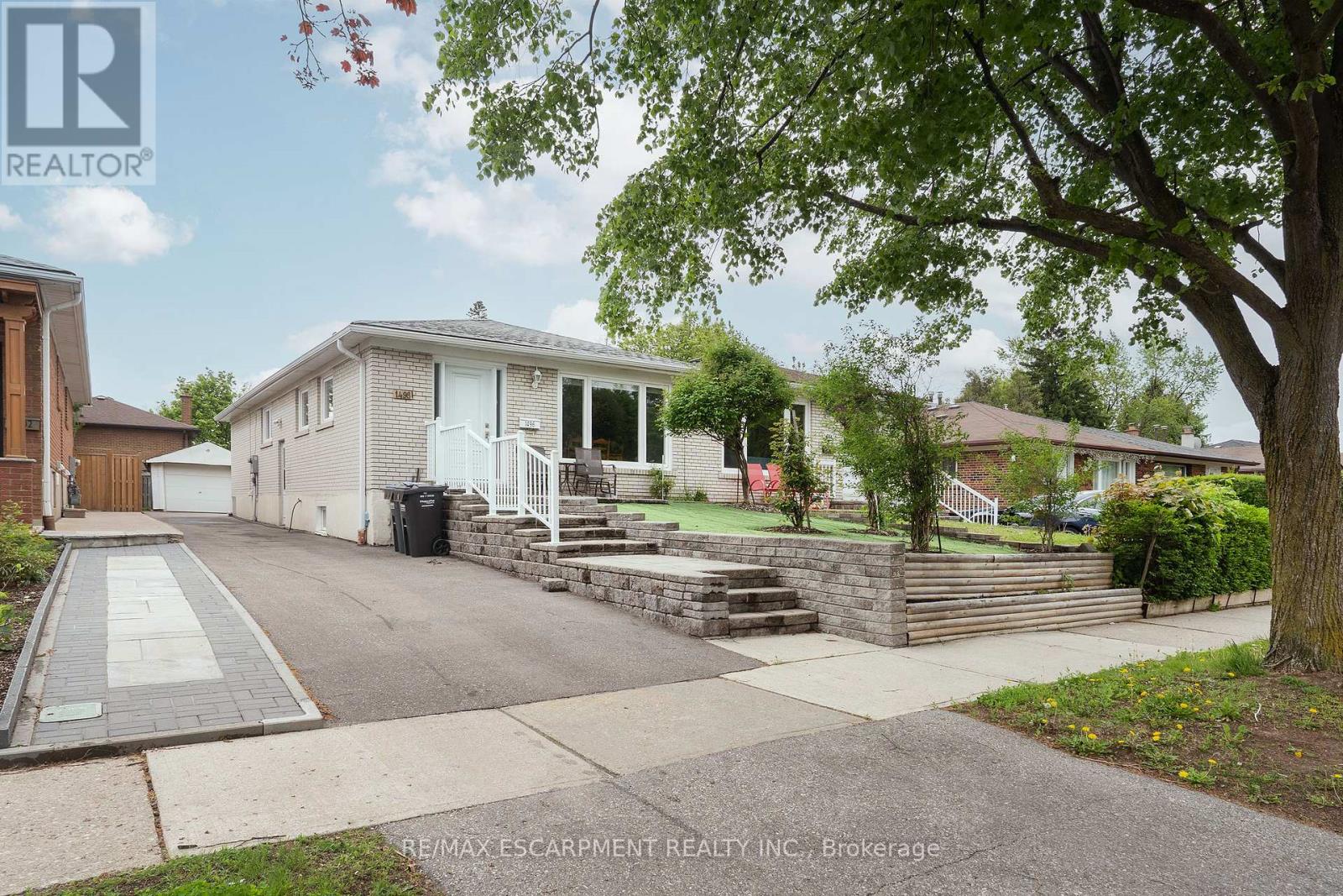 Photo 4 of 1496 Tyneburn Crescent, Mississauga ON