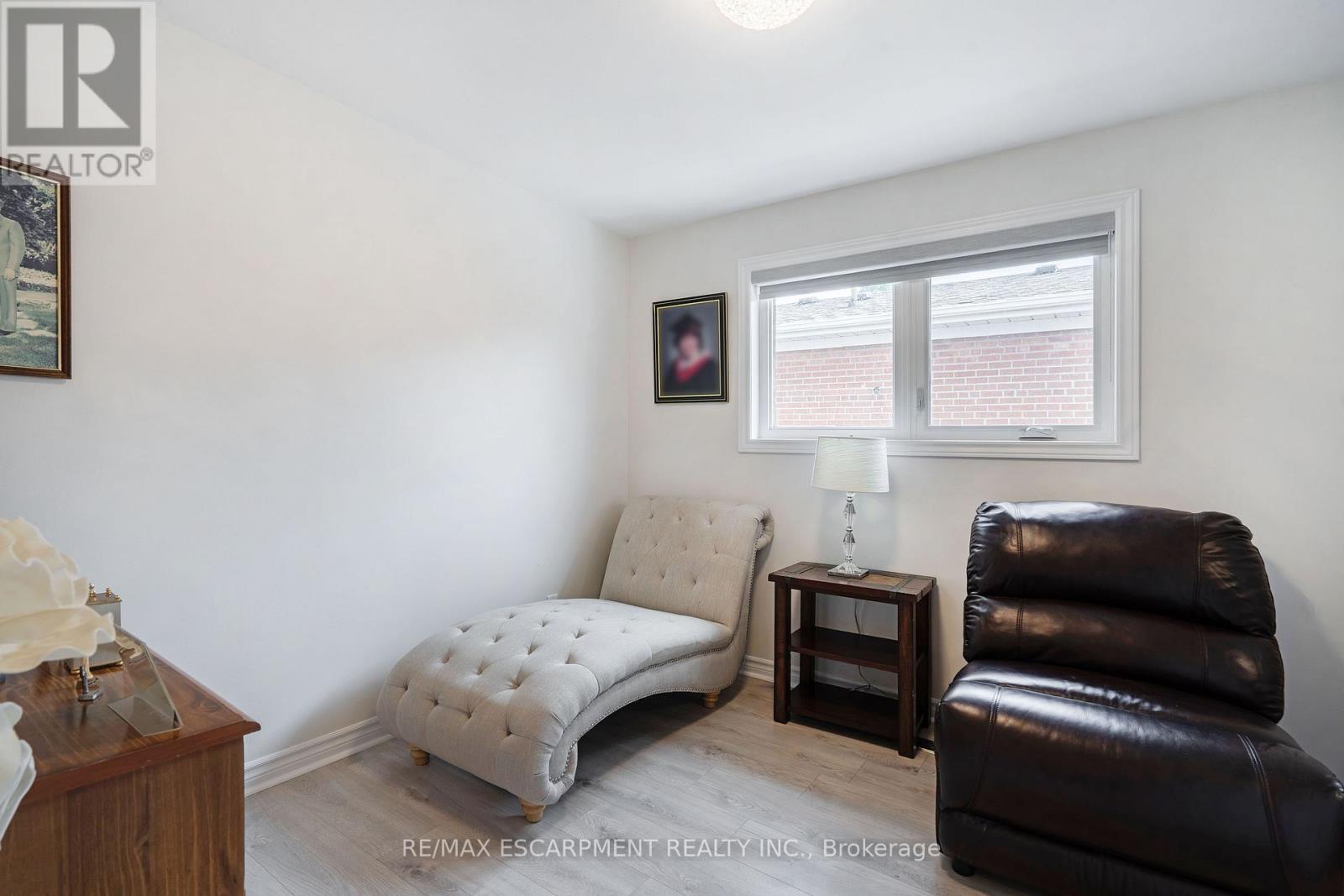 Photo 16 of 1496 Tyneburn Crescent, Mississauga ON