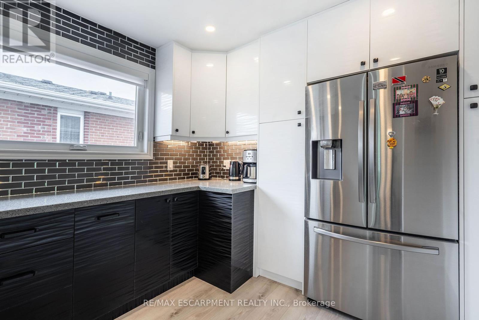 Photo 14 of 1496 Tyneburn Crescent, Mississauga ON