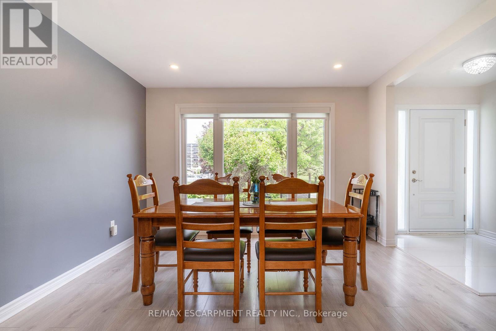 Photo 13 of 1496 Tyneburn Crescent, Mississauga ON