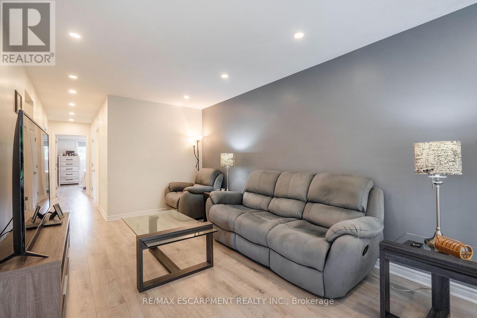 Photo 20 of 1496 Tyneburn Crescent, Mississauga ON