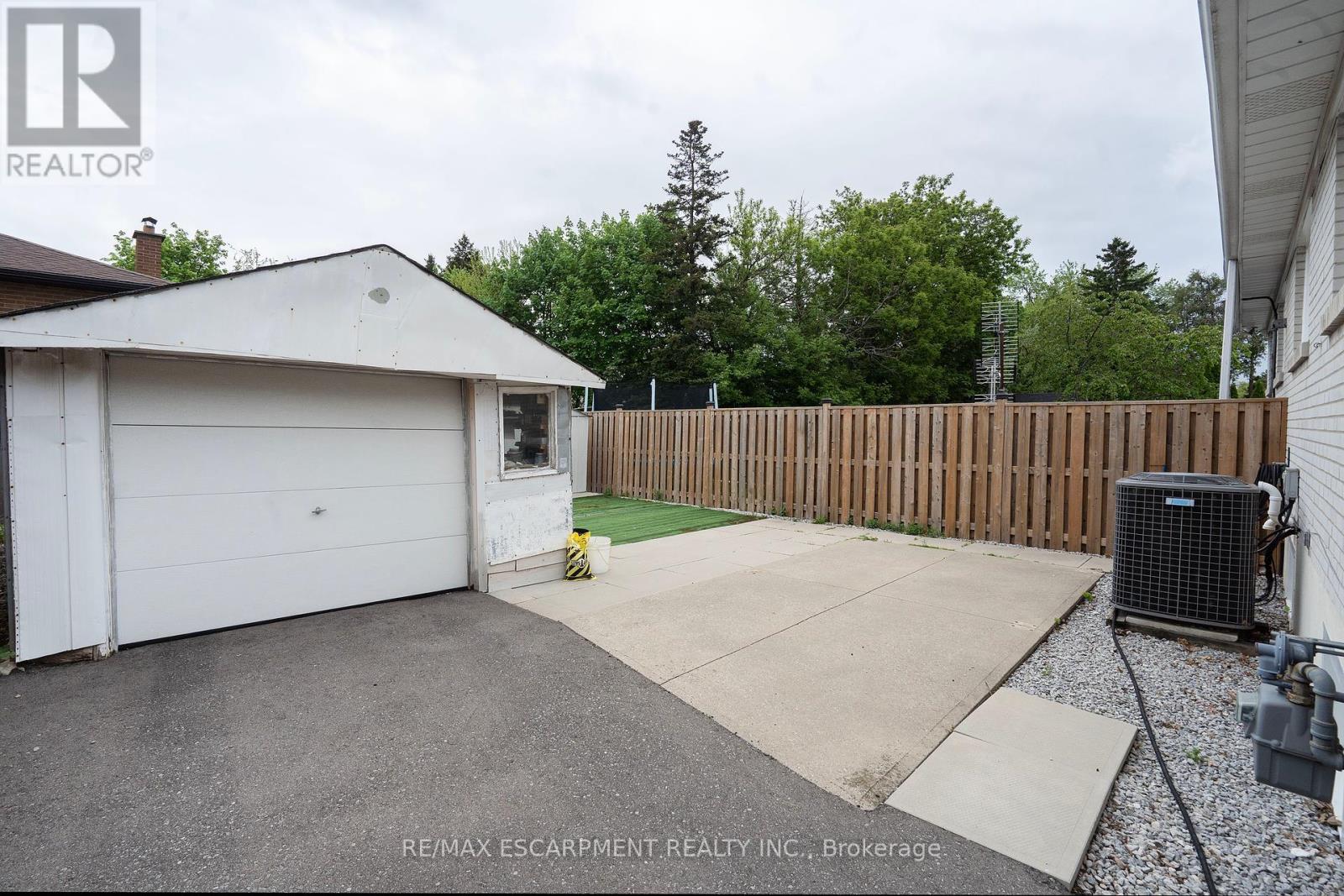 Photo 6 of 1496 Tyneburn Crescent, Mississauga ON