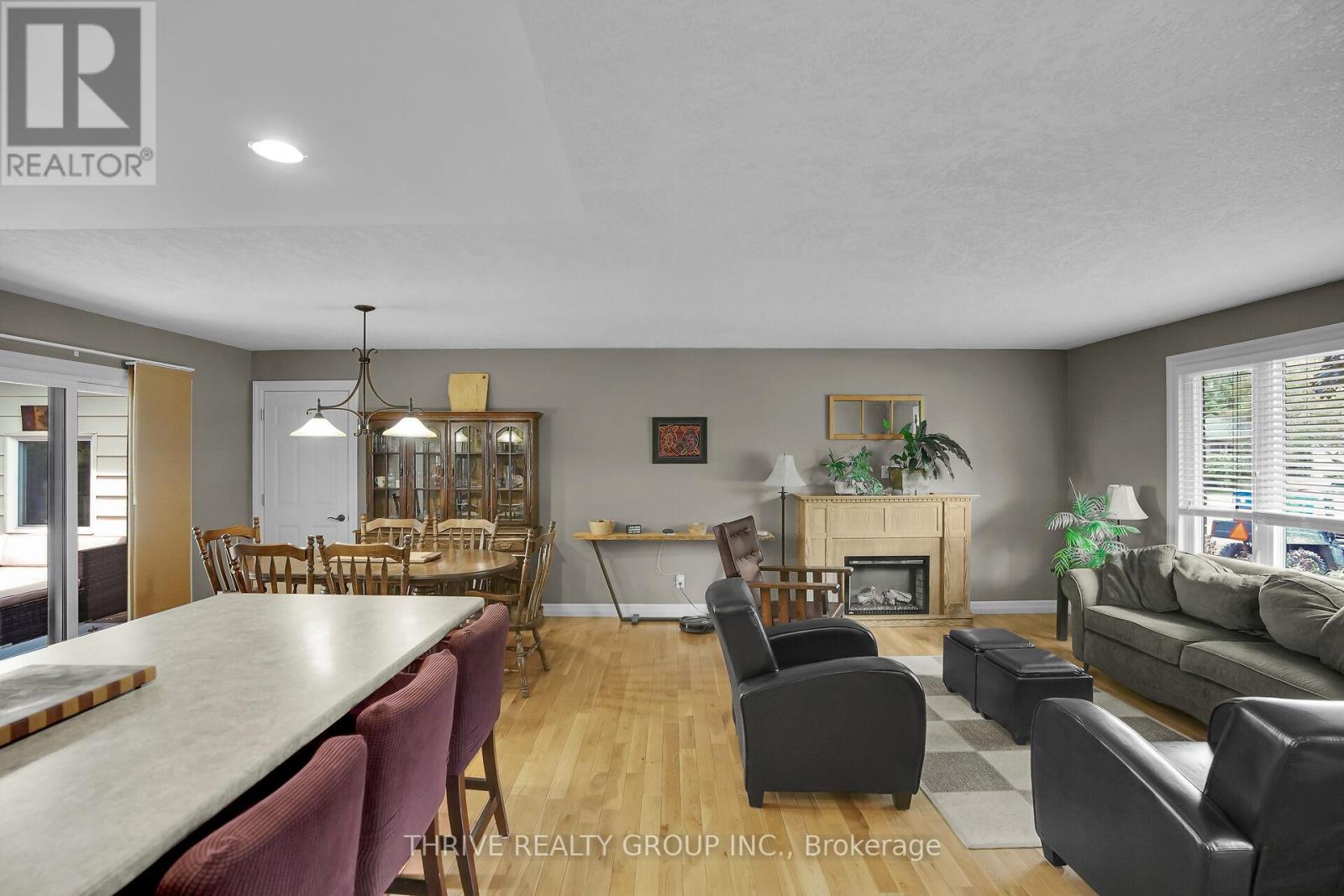 Single Family House for Sale in  MICHELLE AVENUE North Middlesex (Parkhill) 