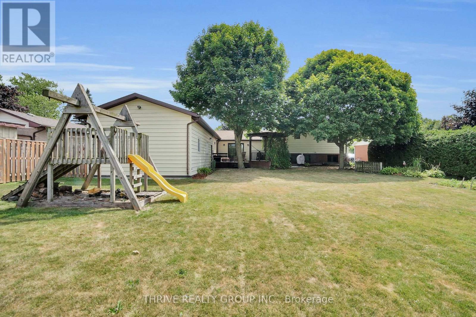 Single Family House for Sale in  MICHELLE AVENUE North Middlesex (Parkhill) 