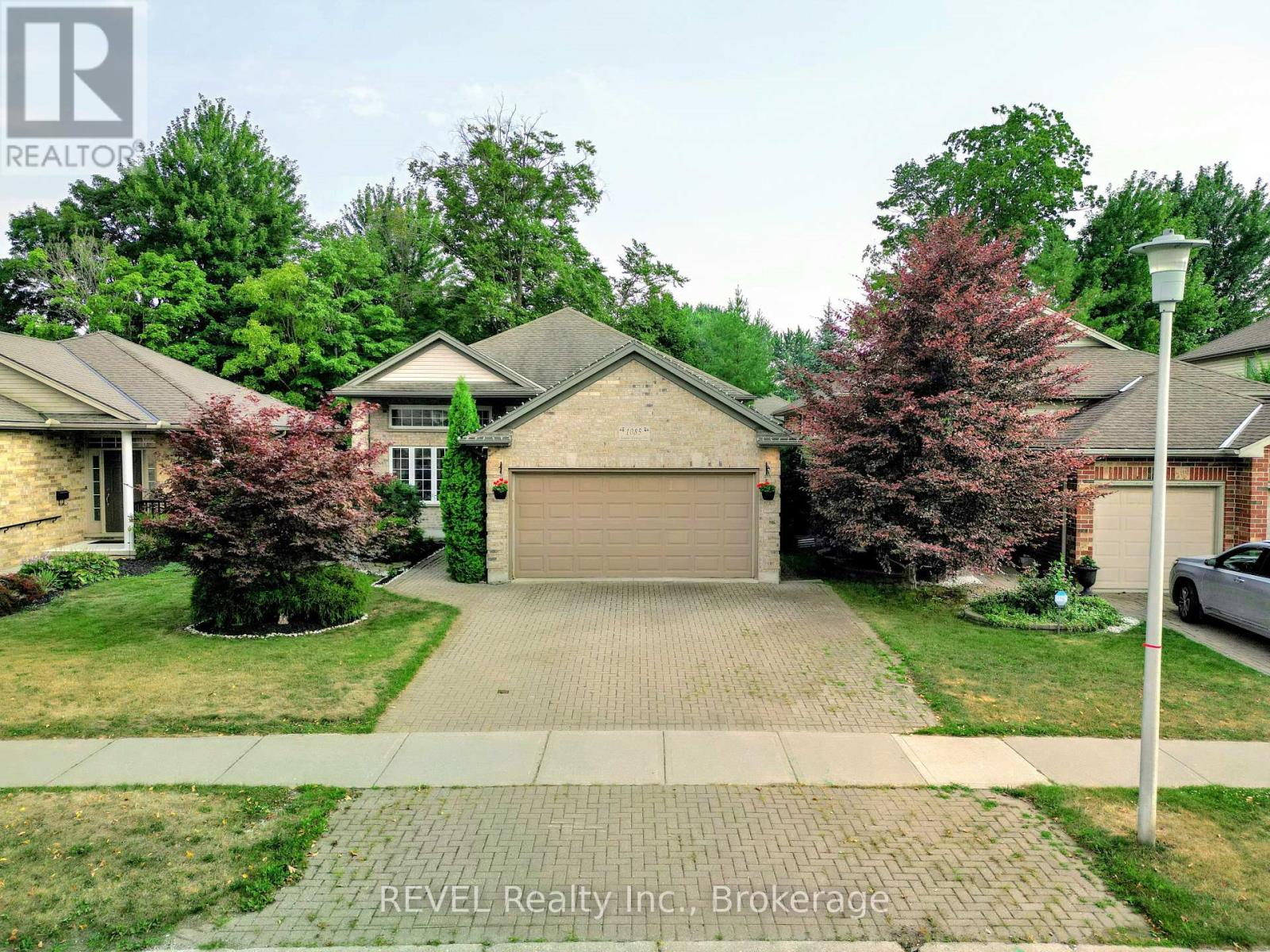 Photo 1 of 1085 South Wenige Drive, London North ON