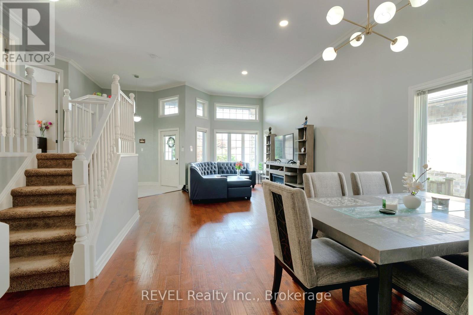 Photo 13 of 1085 South Wenige Drive, London North ON