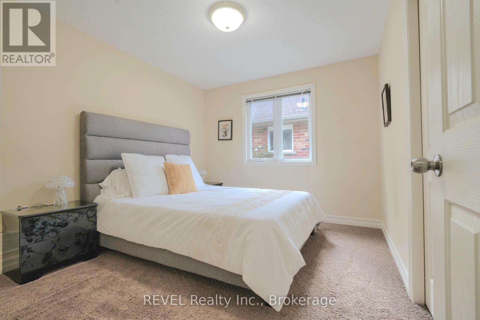 Photo 21 of 1085 South Wenige Drive, London North ON