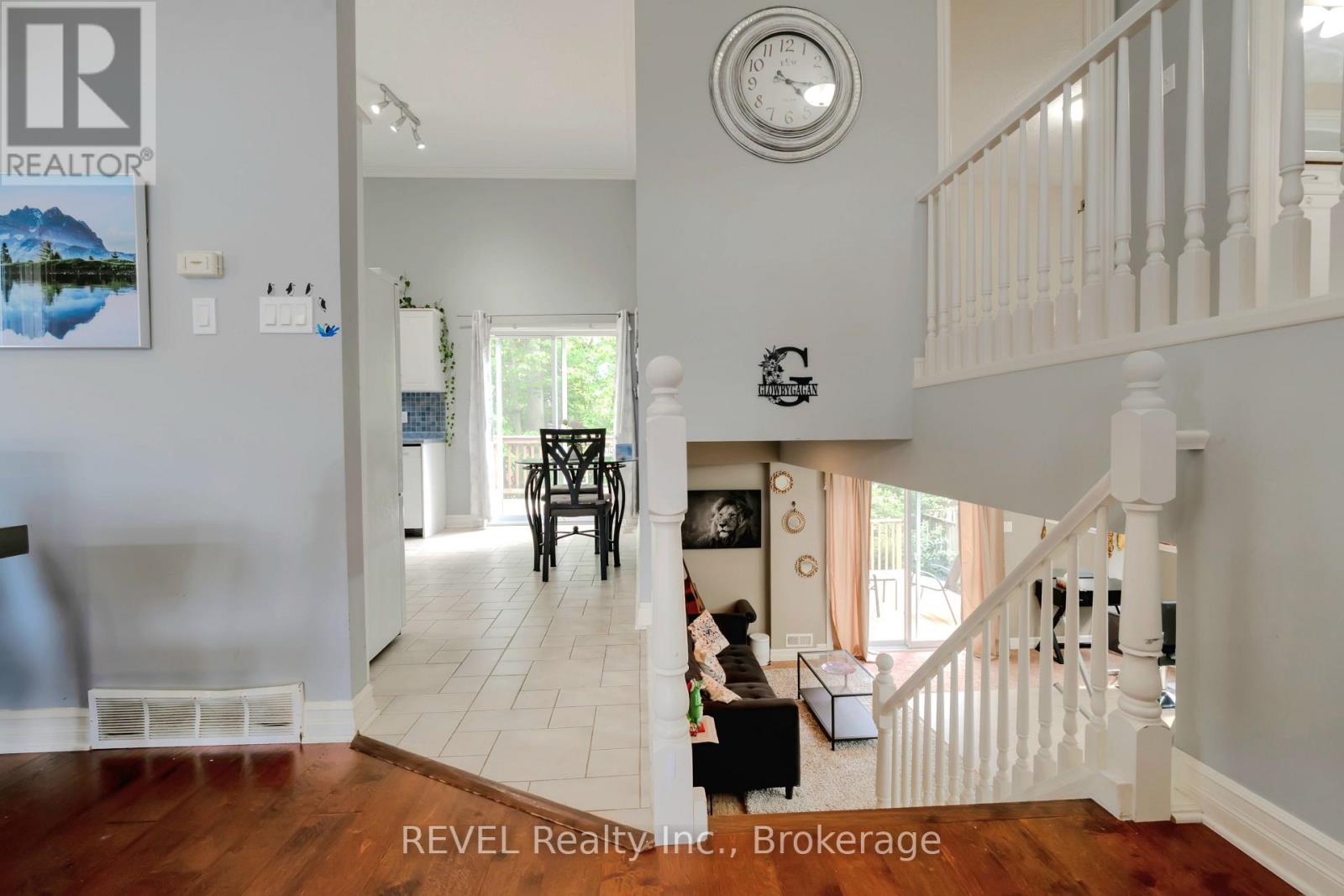 Photo 17 of 1085 South Wenige Drive, London North ON