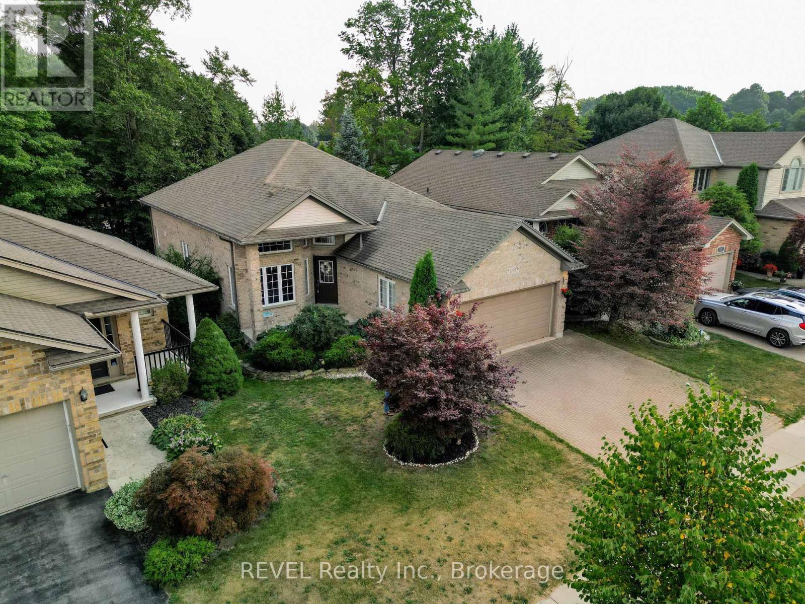 Photo 4 of 1085 South Wenige Drive, London North ON