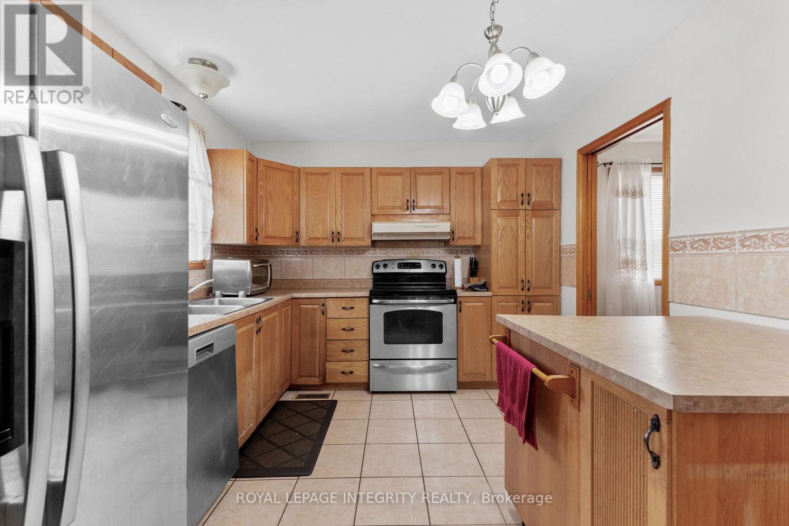 Photo 28 of 1499 Goth Avenue, Ottawa ON