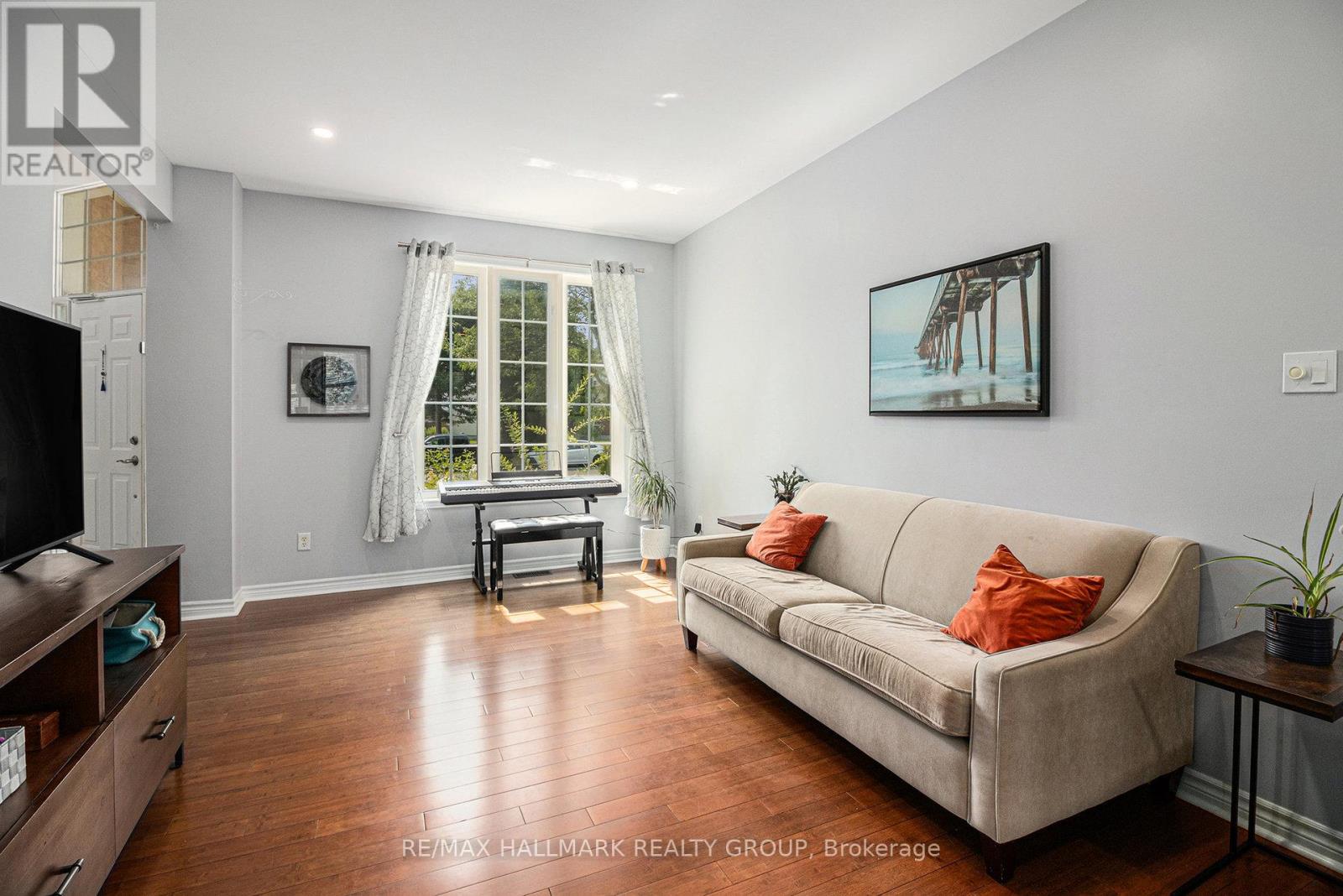 Formal living room glamming hardwood floors