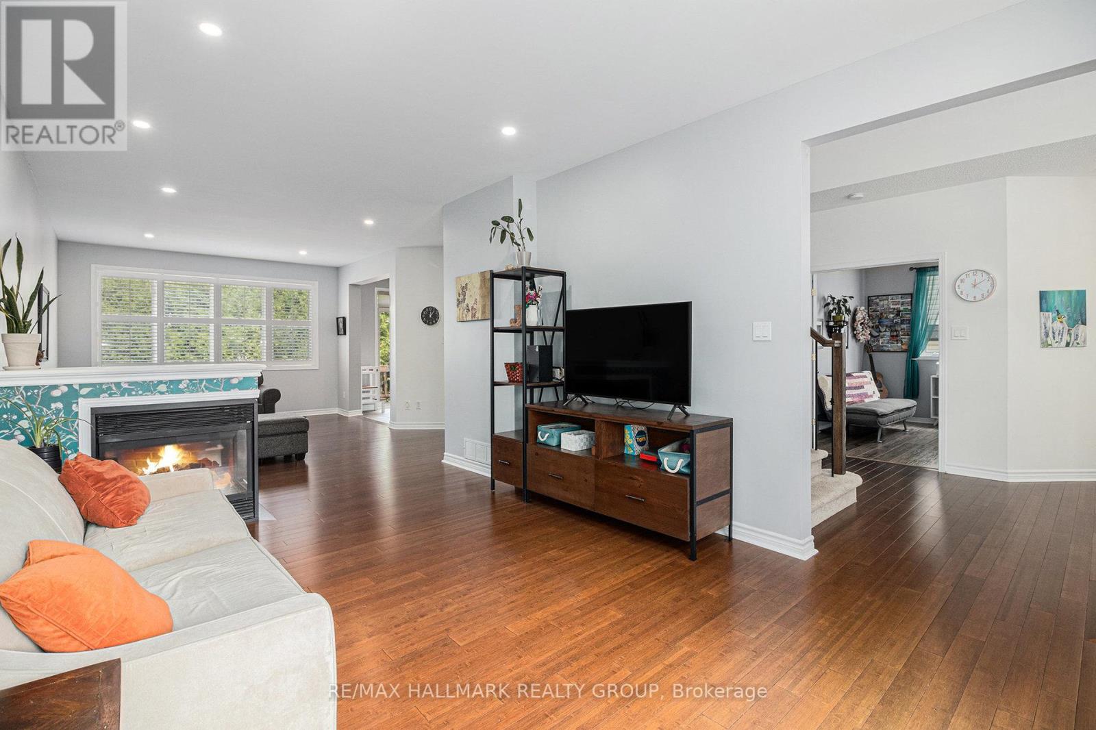 Main flr family rm with a large window to backyard
