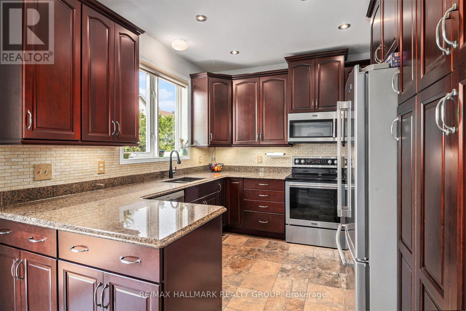 Photo 8 of 1565 Winterport Way, Ottawa ON