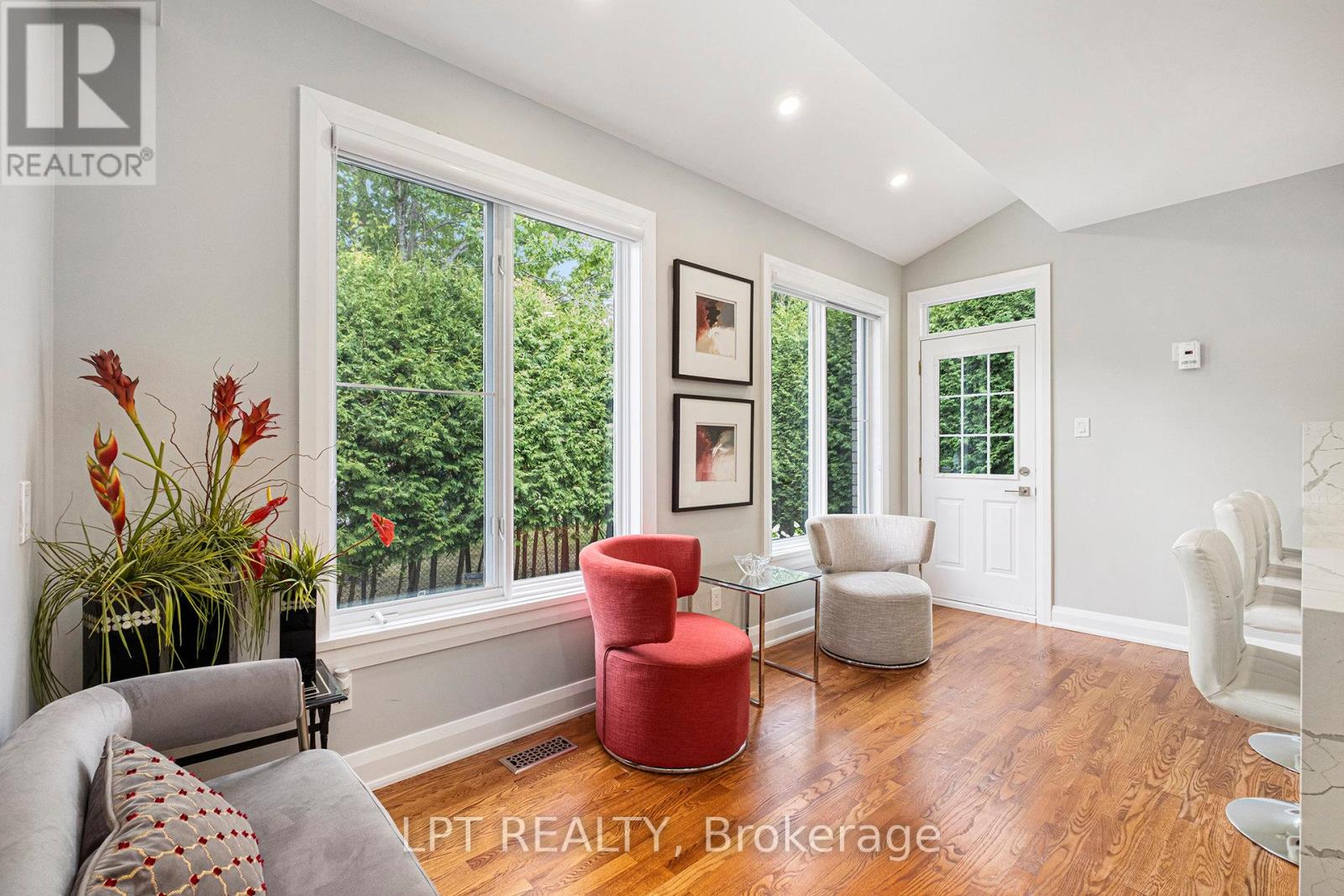 Photo 14 of 9 Taj Court, Ottawa ON