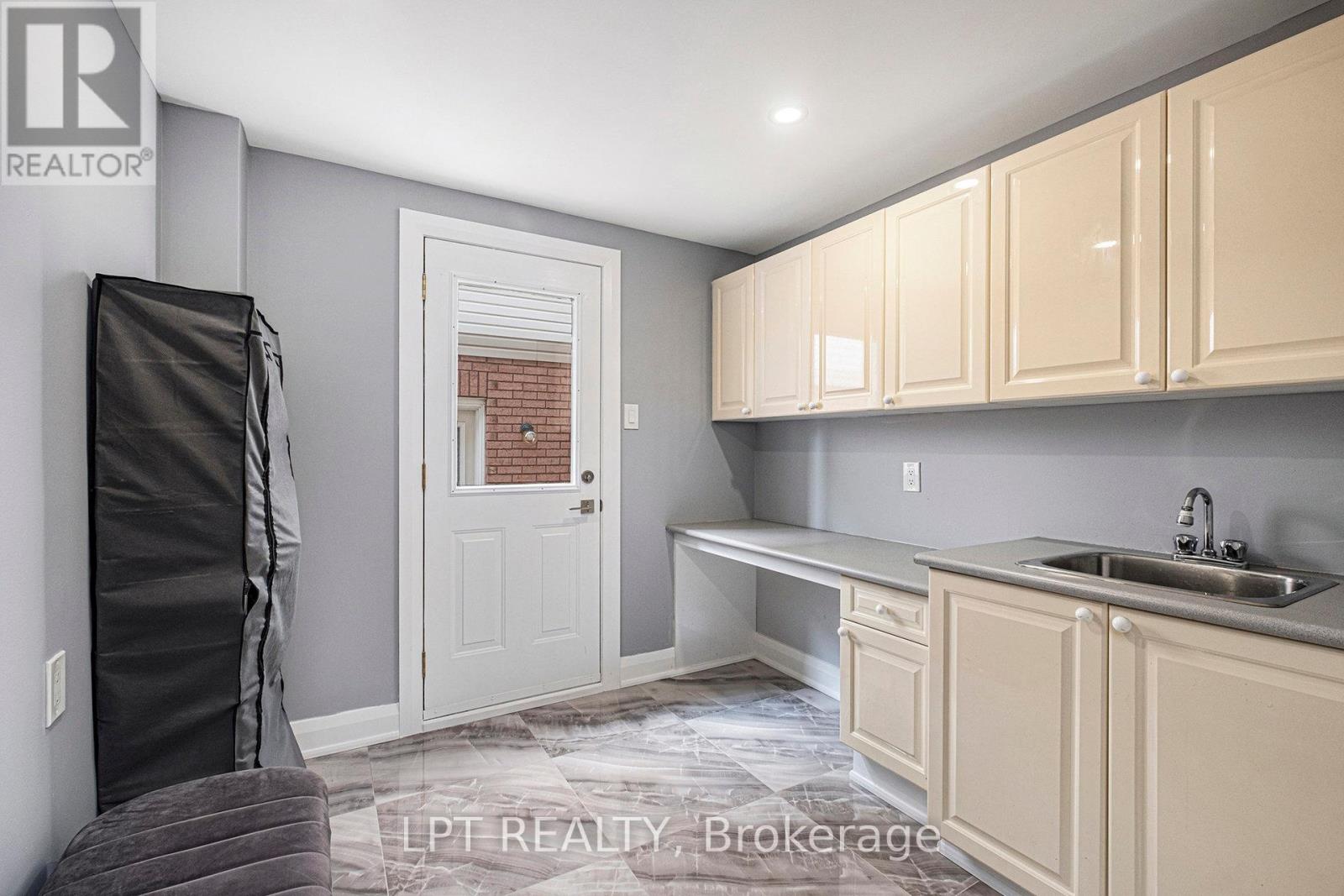 Photo 20 of 9 Taj Court, Ottawa ON