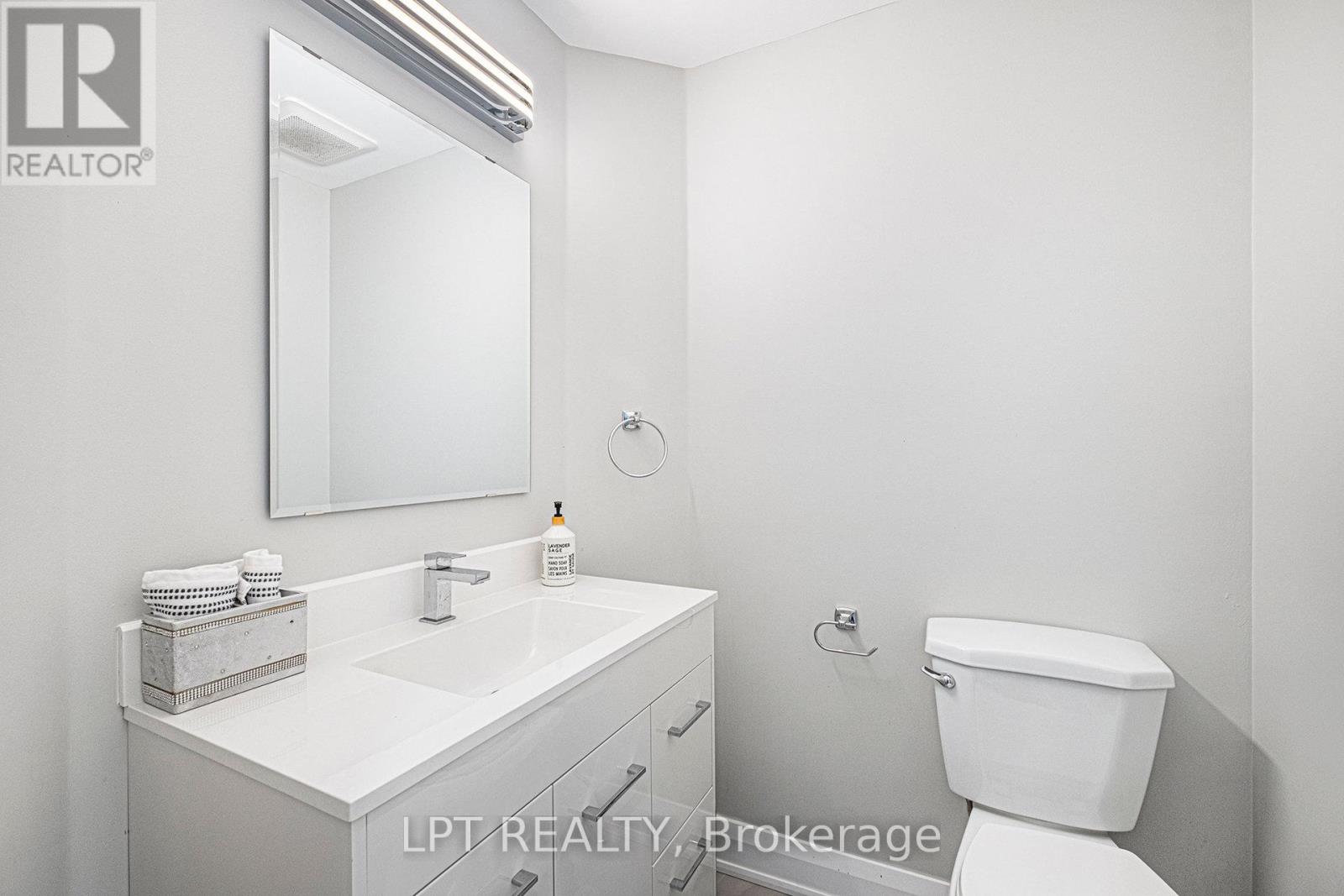 Photo 8 of 9 Taj Court, Ottawa ON