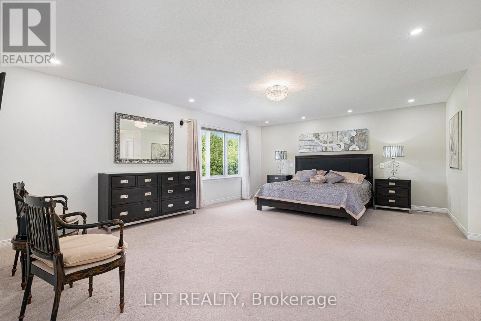 Photo 11 of 9 Taj Court, Ottawa ON