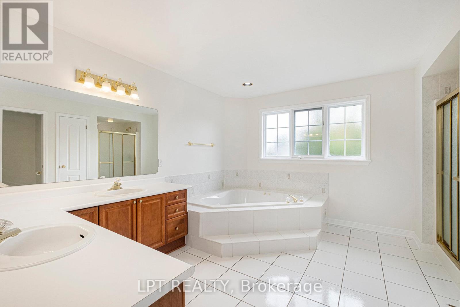 Photo 9 of 9 Taj Court, Ottawa ON