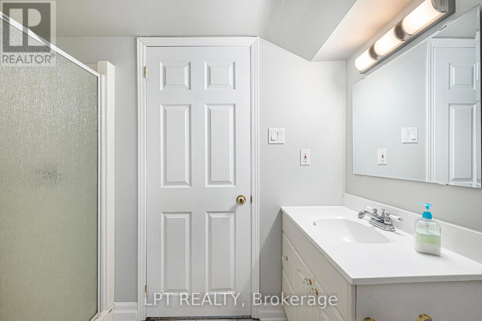 Photo 15 of 9 Taj Court, Ottawa ON