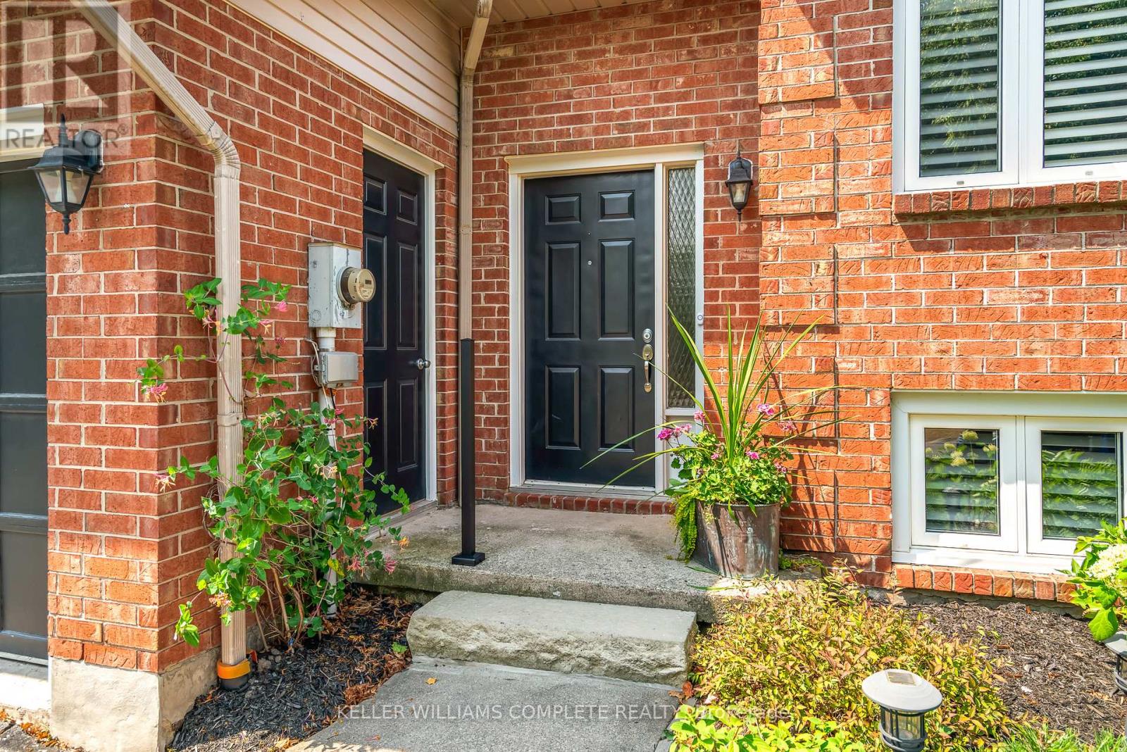 Photo 3 of 56 Stoney Brook Crescent, St Catharines ON