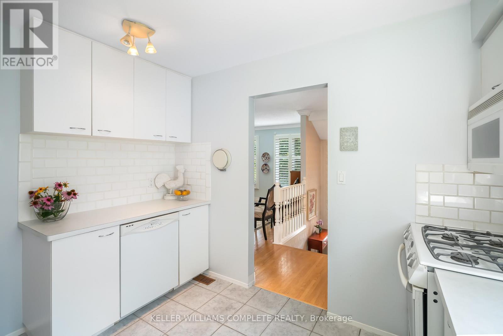 Photo 7 of 56 Stoney Brook Crescent, St Catharines ON