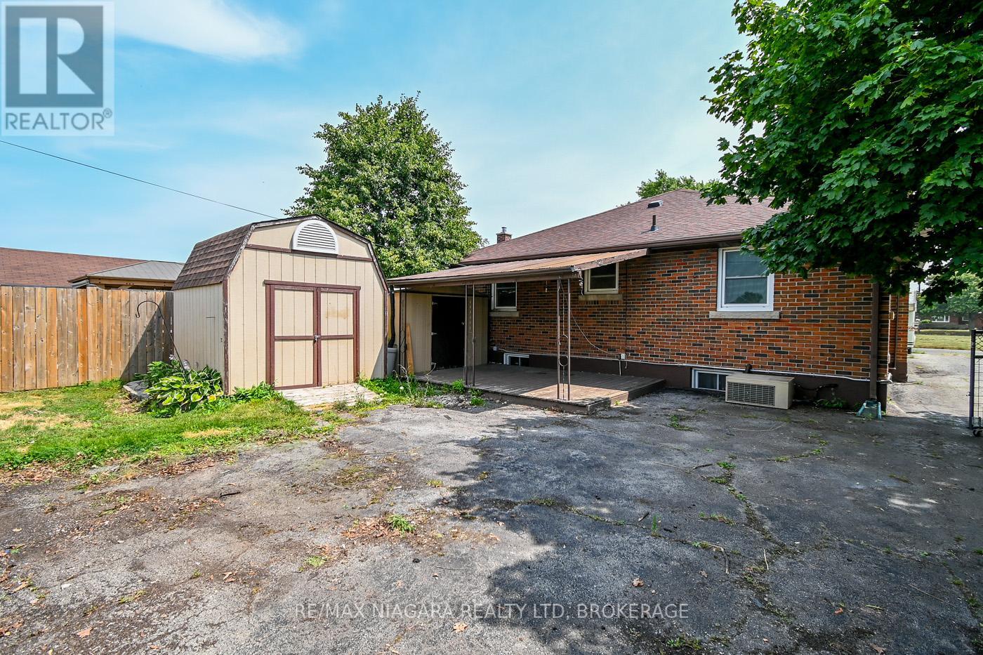 Photo 34 of 69 Golden Boulevard W, Welland ON