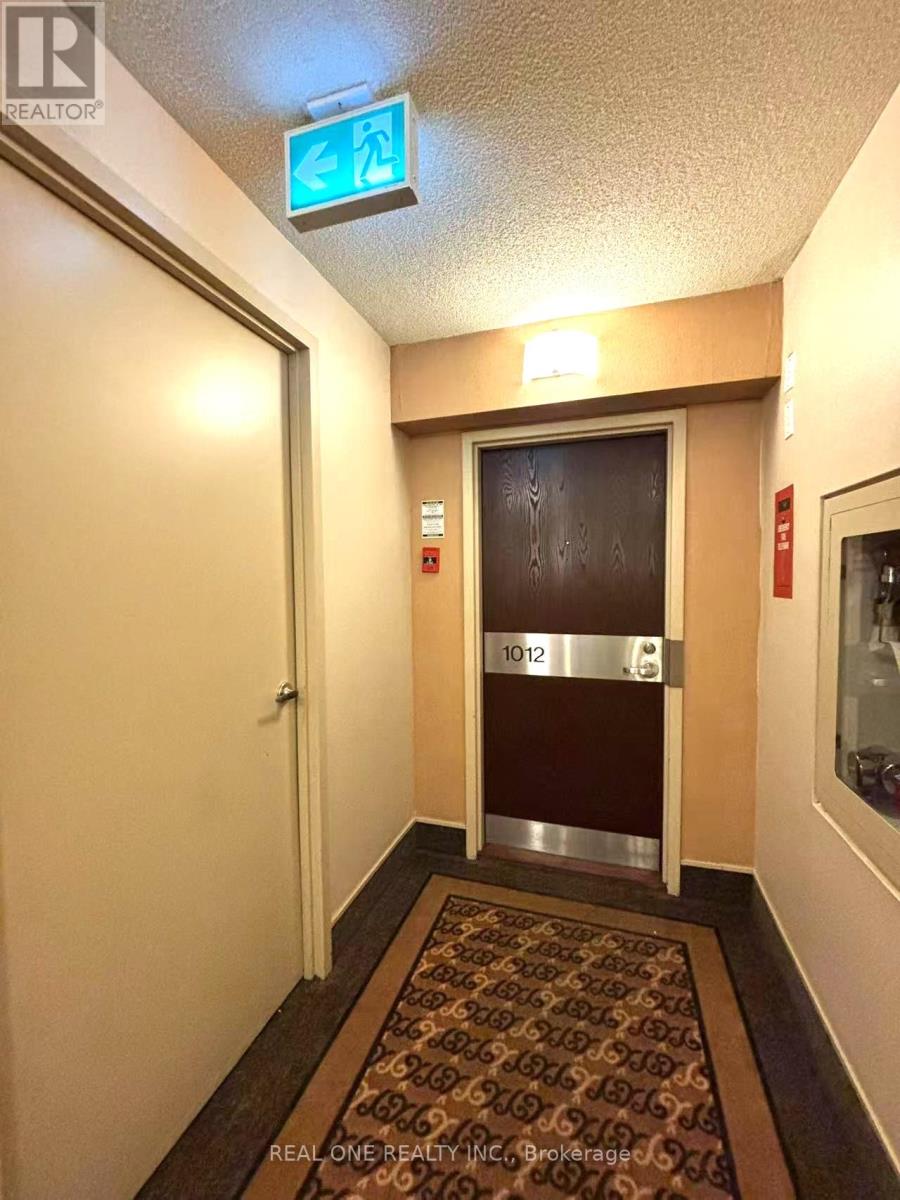 Photo 5 of 1012 711 Bay Street, Toronto ON