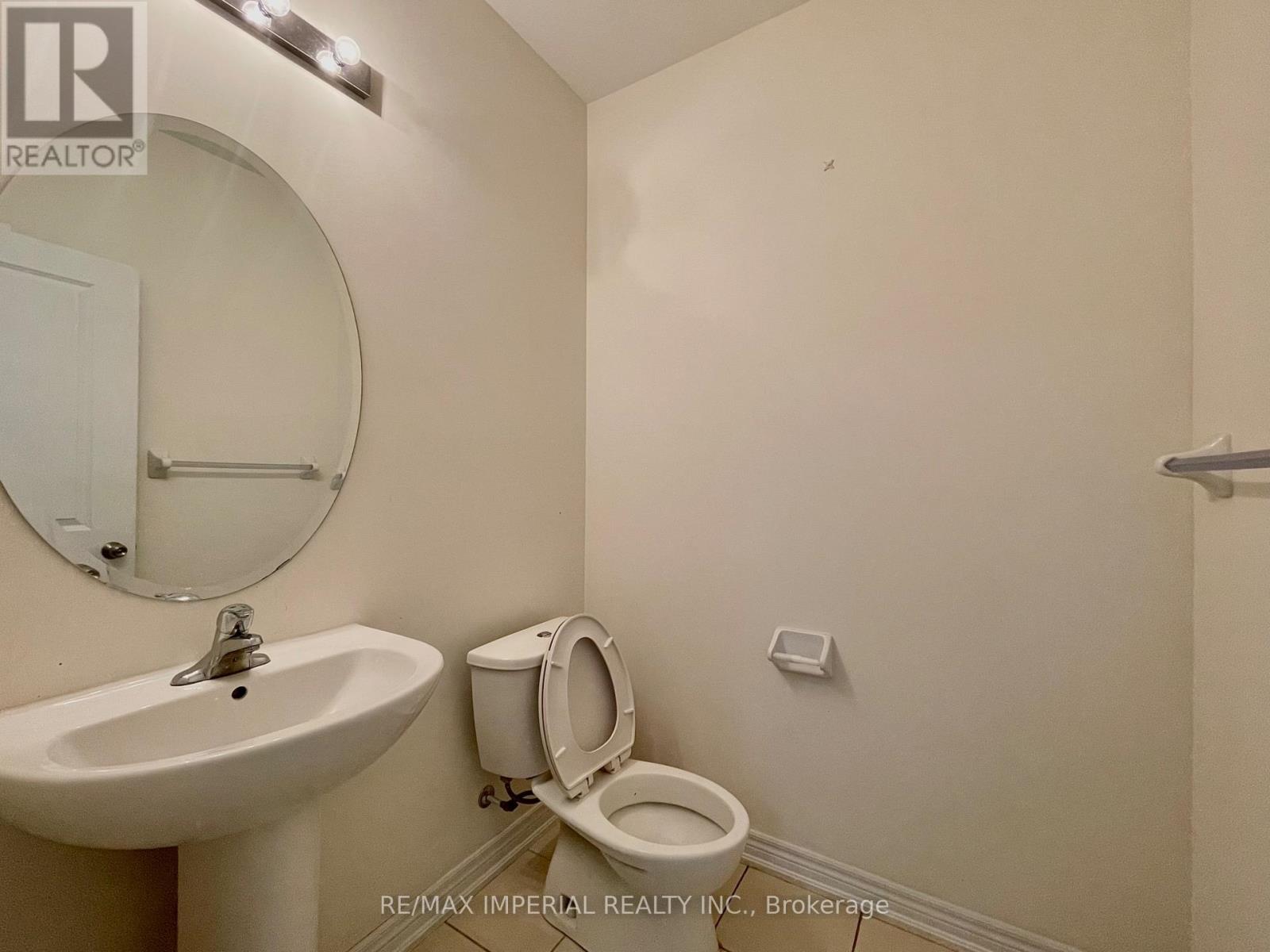 Photo 20 of 125 Wesmina Avenue, Whitchurchstouffville ON
