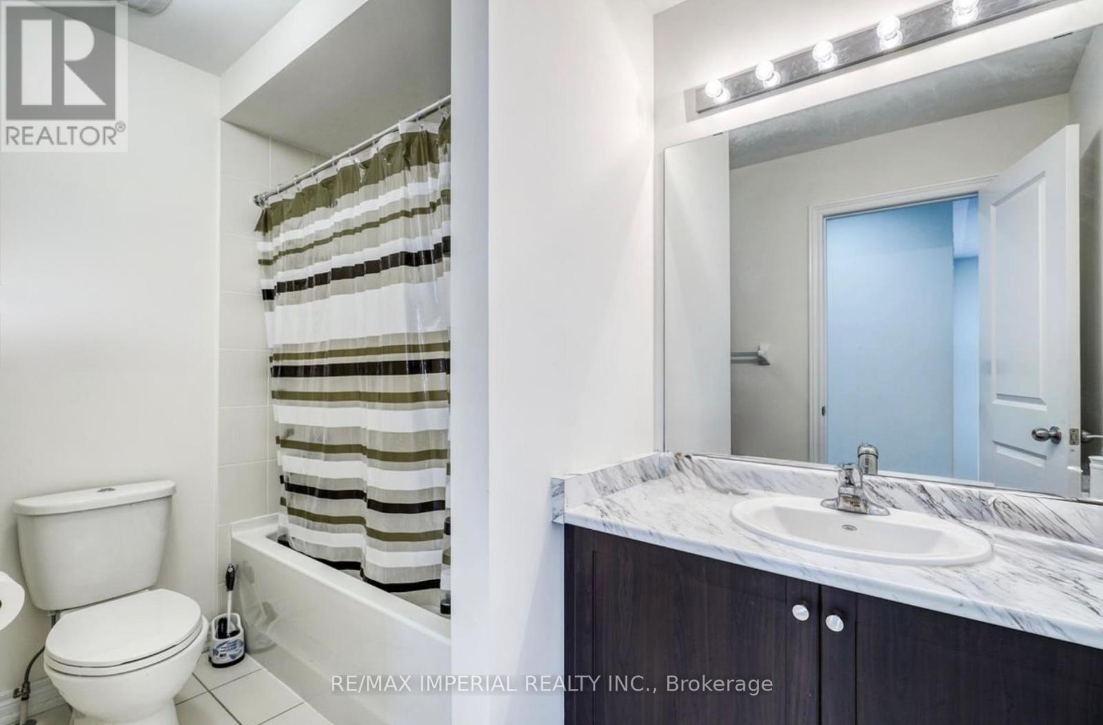 Photo 8 of 125 Wesmina Avenue, Whitchurchstouffville ON